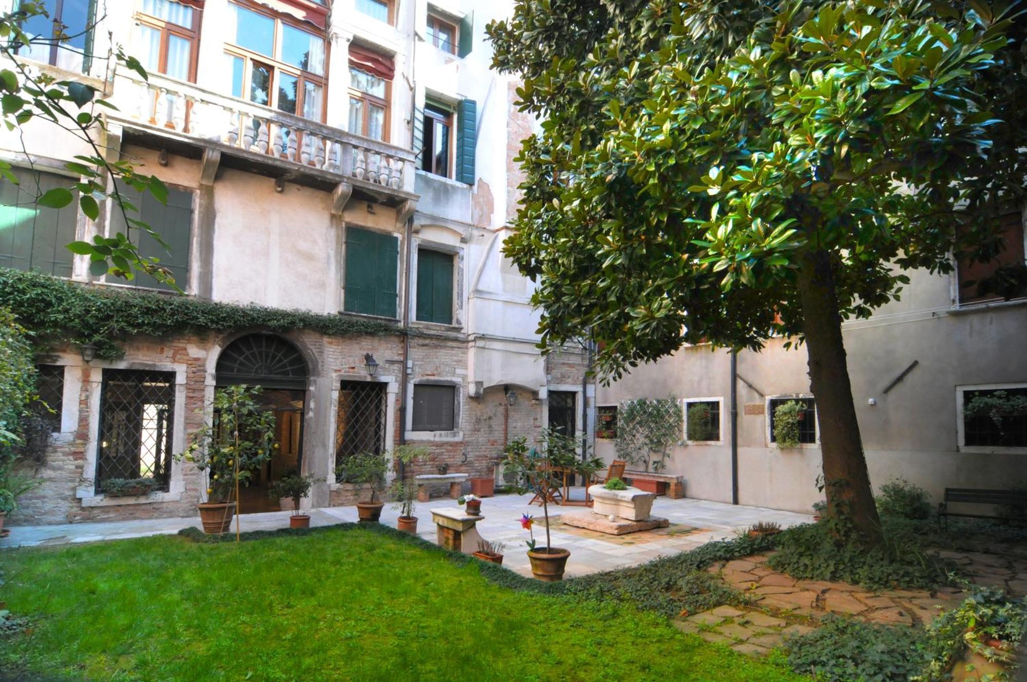 Ca' Salvioni Apartment *